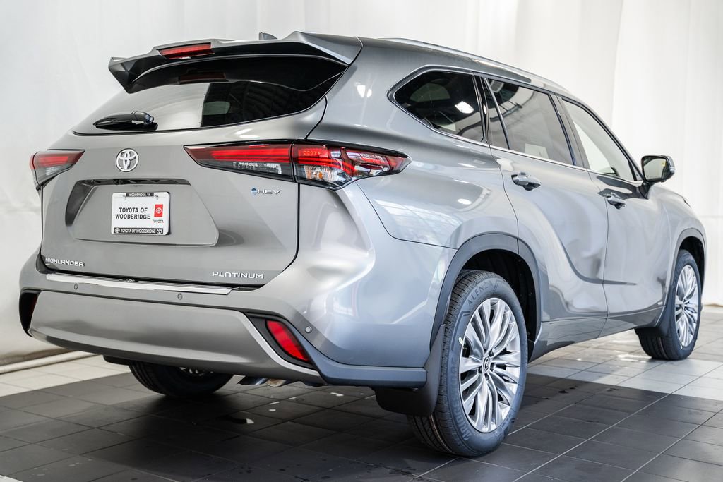 New 2026 Toyota Highlander Platinum image 4