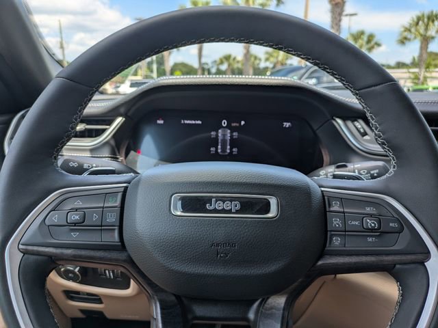 Used 2024 Jeep Grand Cherokee Limited w/ Luxury Tech Group II AWD/4WD image 36