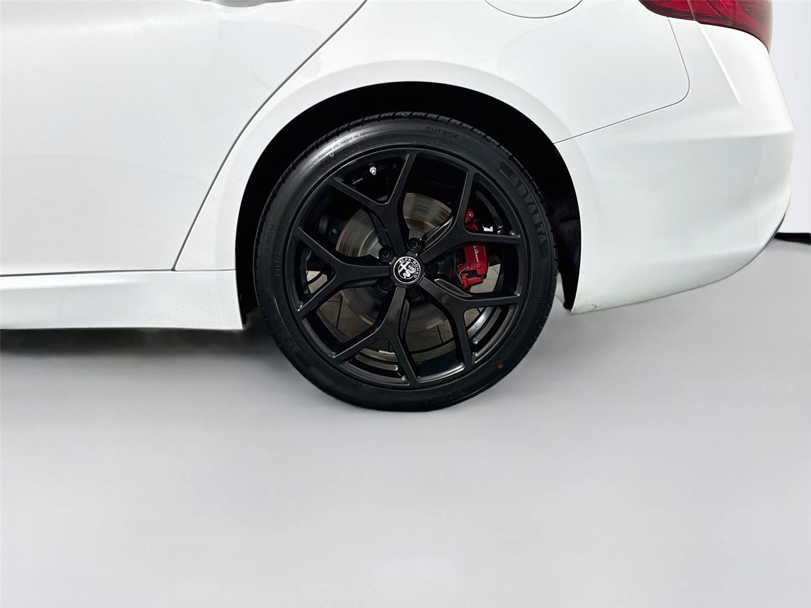 Used 2021 Alfa Romeo Giulia Ti w/ Nero Edizione AWD/4WD image 37