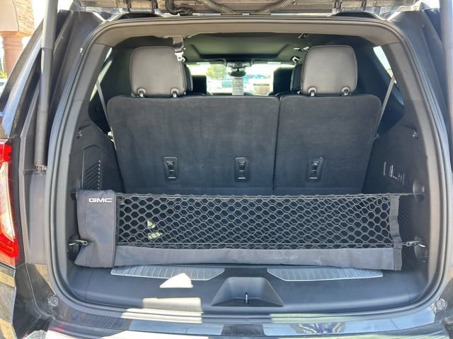 Used 2023 GMC Yukon Denali w/ Advanced Technology Package AWD/4WD image 9