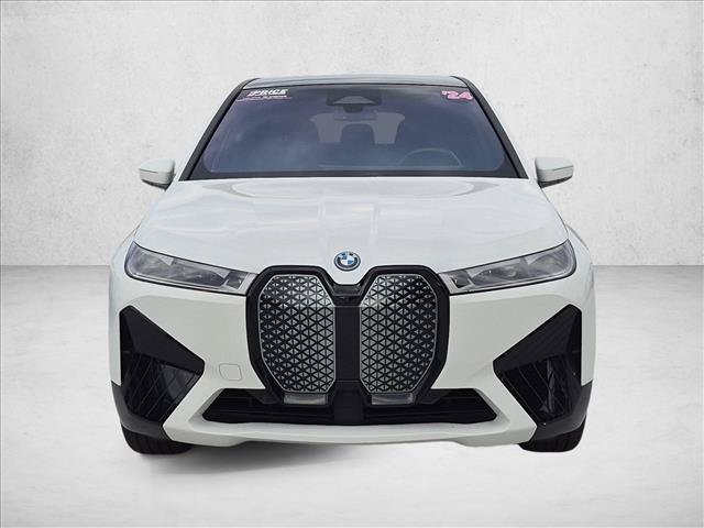 Used 2024 BMW iX xDrive50 w/ Premium Package AWD/4WD image 2