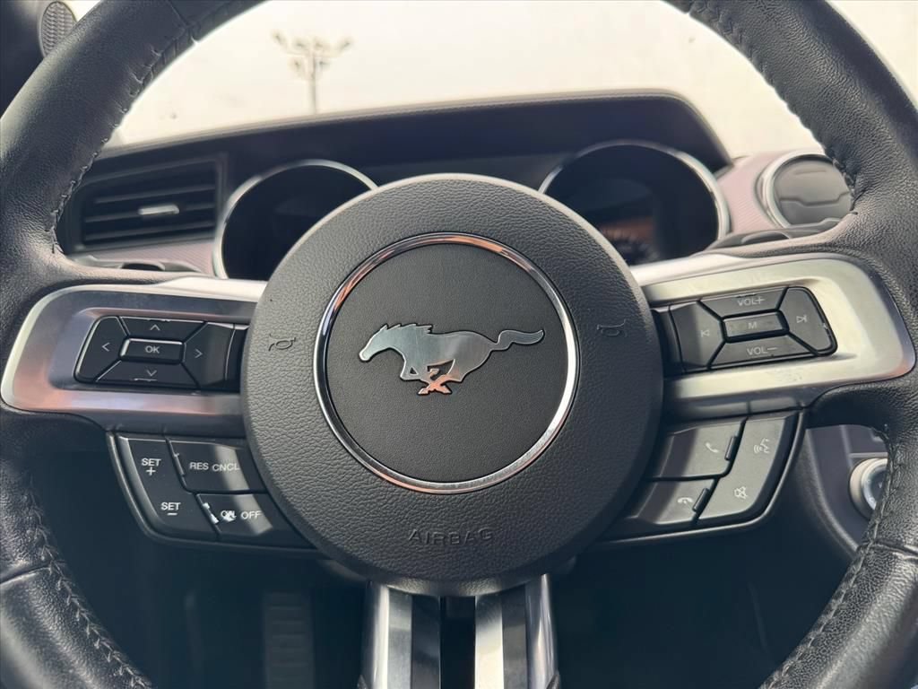 Used 2017 Ford Mustang Coupe RWD image 15