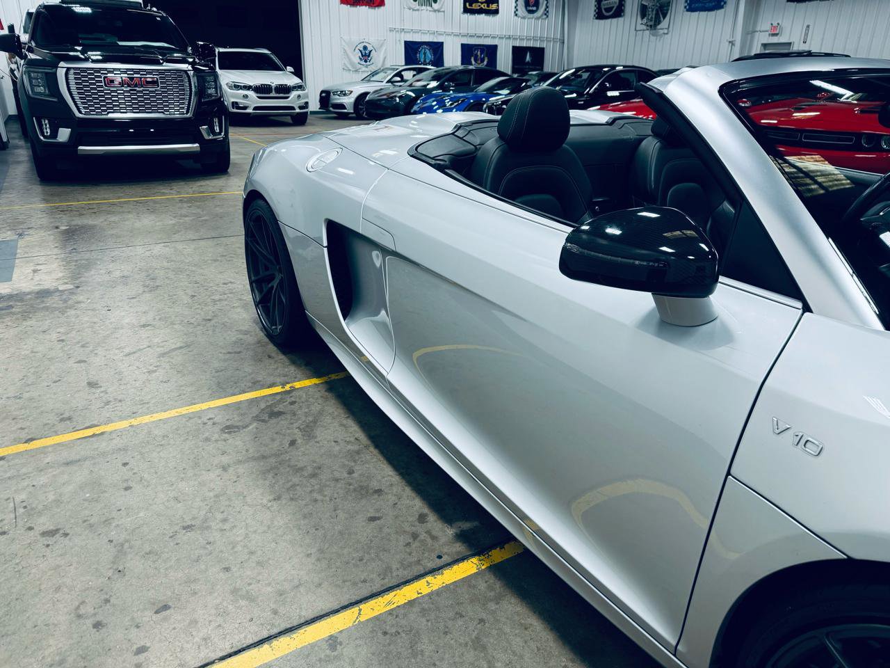 Used 2012 Audi R8 V10 w/ Enhanced Leather Pkg AWD/4WD image 21