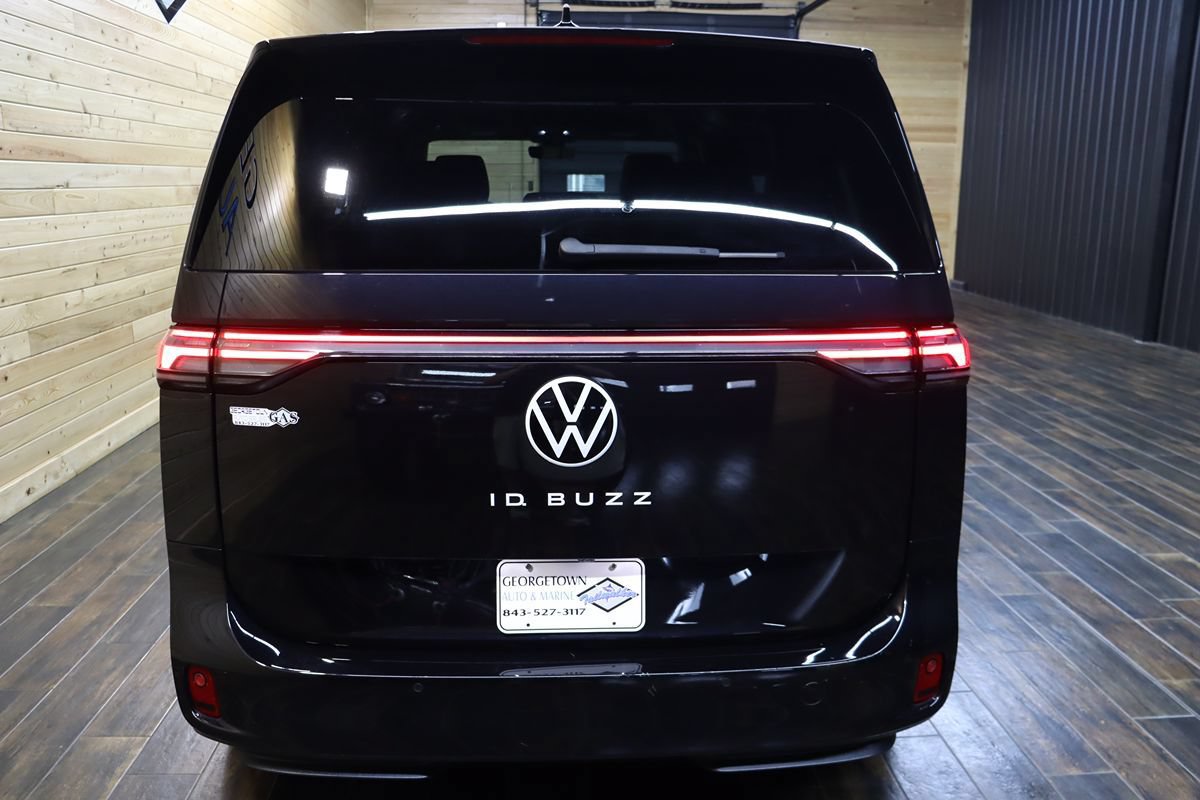 Used 2025 Volkswagen ID. Buzz Pro S RWD image 4
