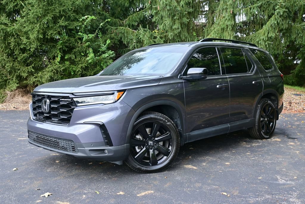 Certified 2025 Honda Pilot Black Edition image 2