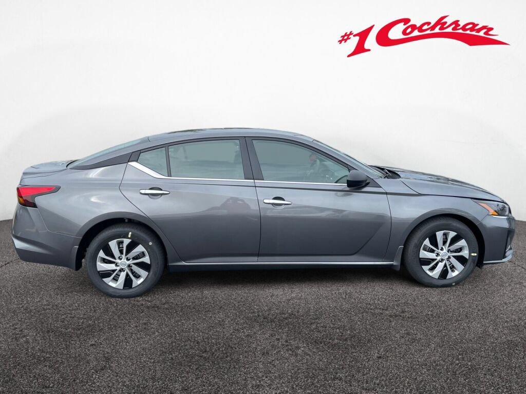 Used 2024 Nissan Altima 2.5 S FWD image 18