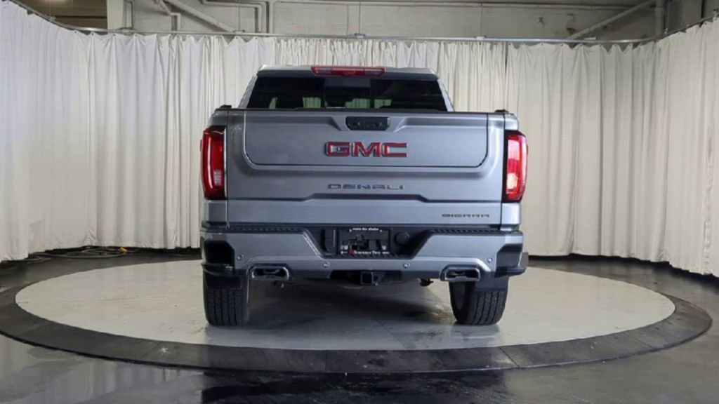 Used 2025 GMC Sierra 1500 Denali image 7