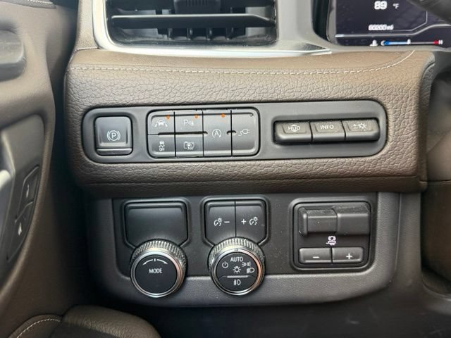 Used 2022 GMC Yukon Denali w/ Denali Premium Package RWD image 16