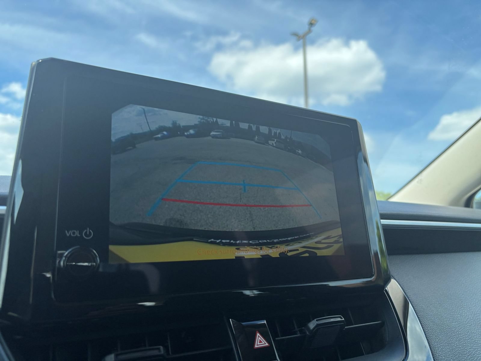 Used 2025 Toyota Corolla LE FWD image 21