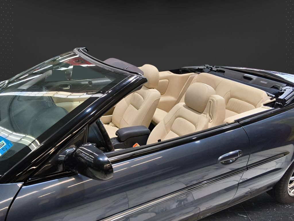 Used 2002 Chrysler Sebring Limited FWD image 33