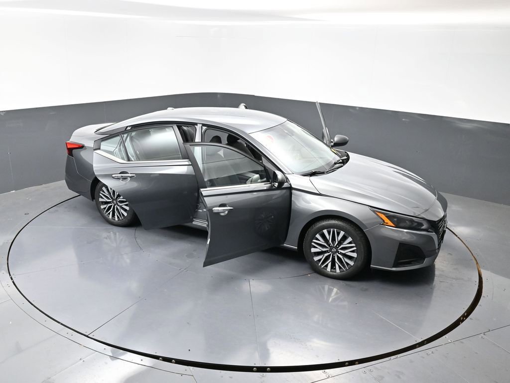 Used 2024 Nissan Altima 2.5 SV image 57