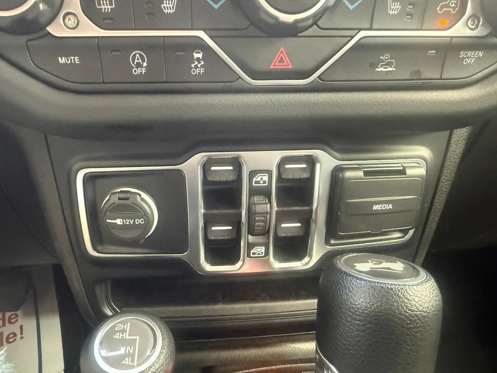 Used 2024 Jeep Wrangler Unlimited Sahara AWD/4WD image 30