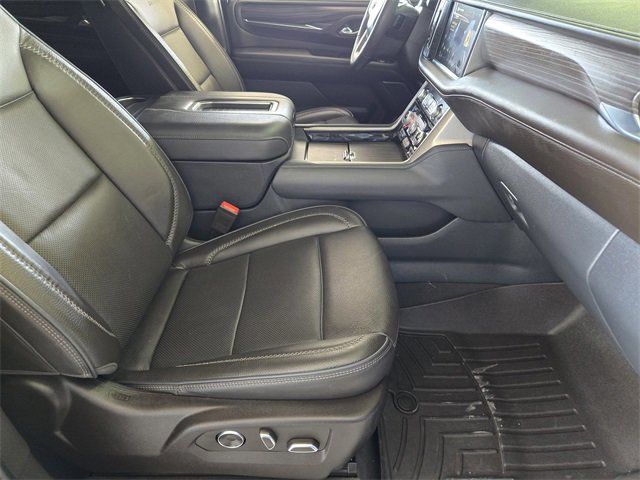 Used 2024 GMC Yukon XL Denali w/ Advanced Technology Package image 14