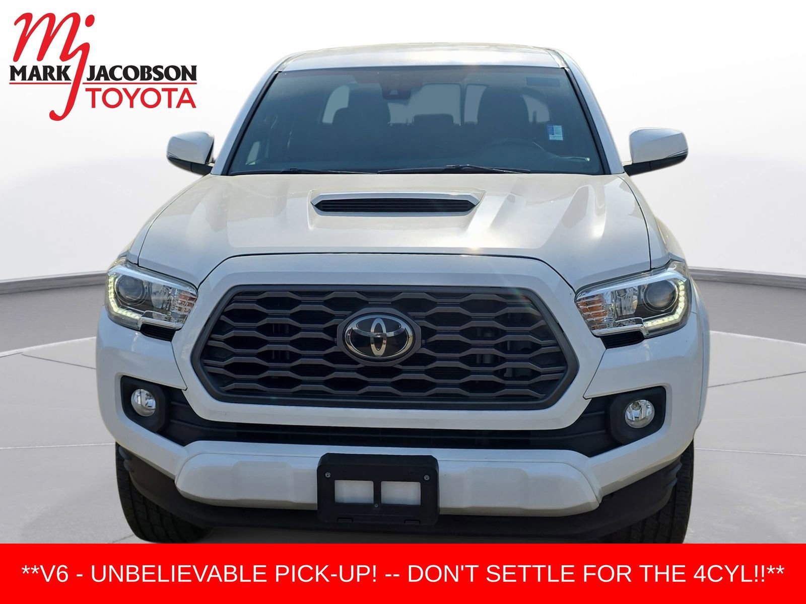 Used 2021 Toyota Tacoma TRD Sport w/ Technology Package image 2