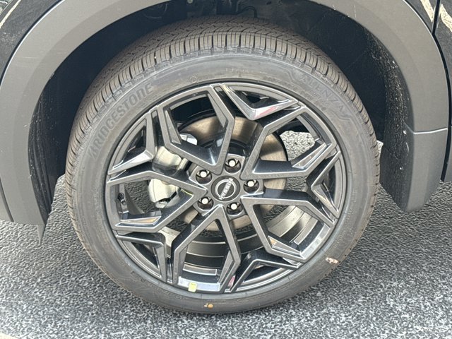 New 2026 Nissan Kicks SR w/ SR Premium Package FWD image 10