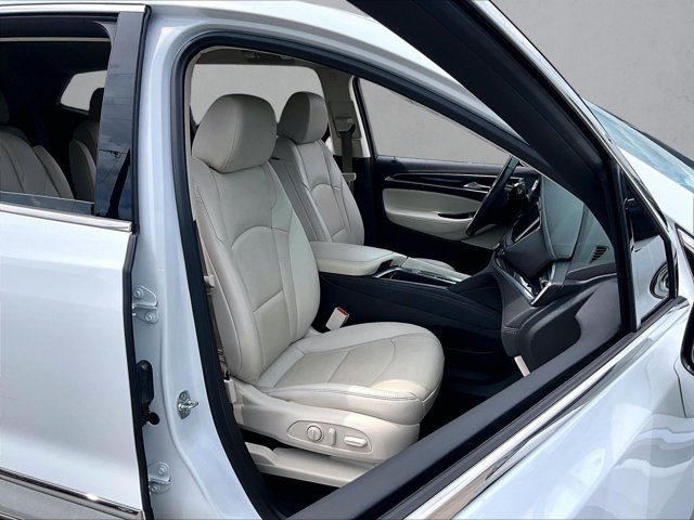 Used 2024 Buick Enclave Essence FWD image 9