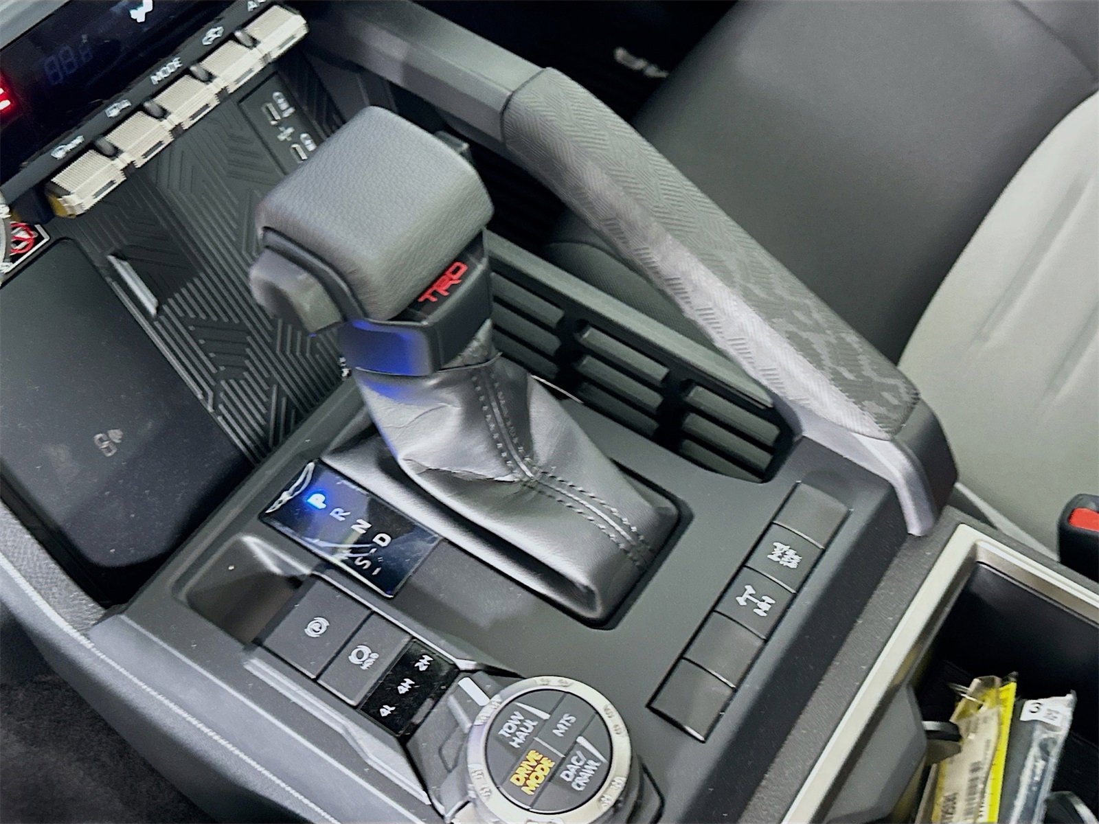 New 2025 Toyota Tacoma TRD Off-Road image 17