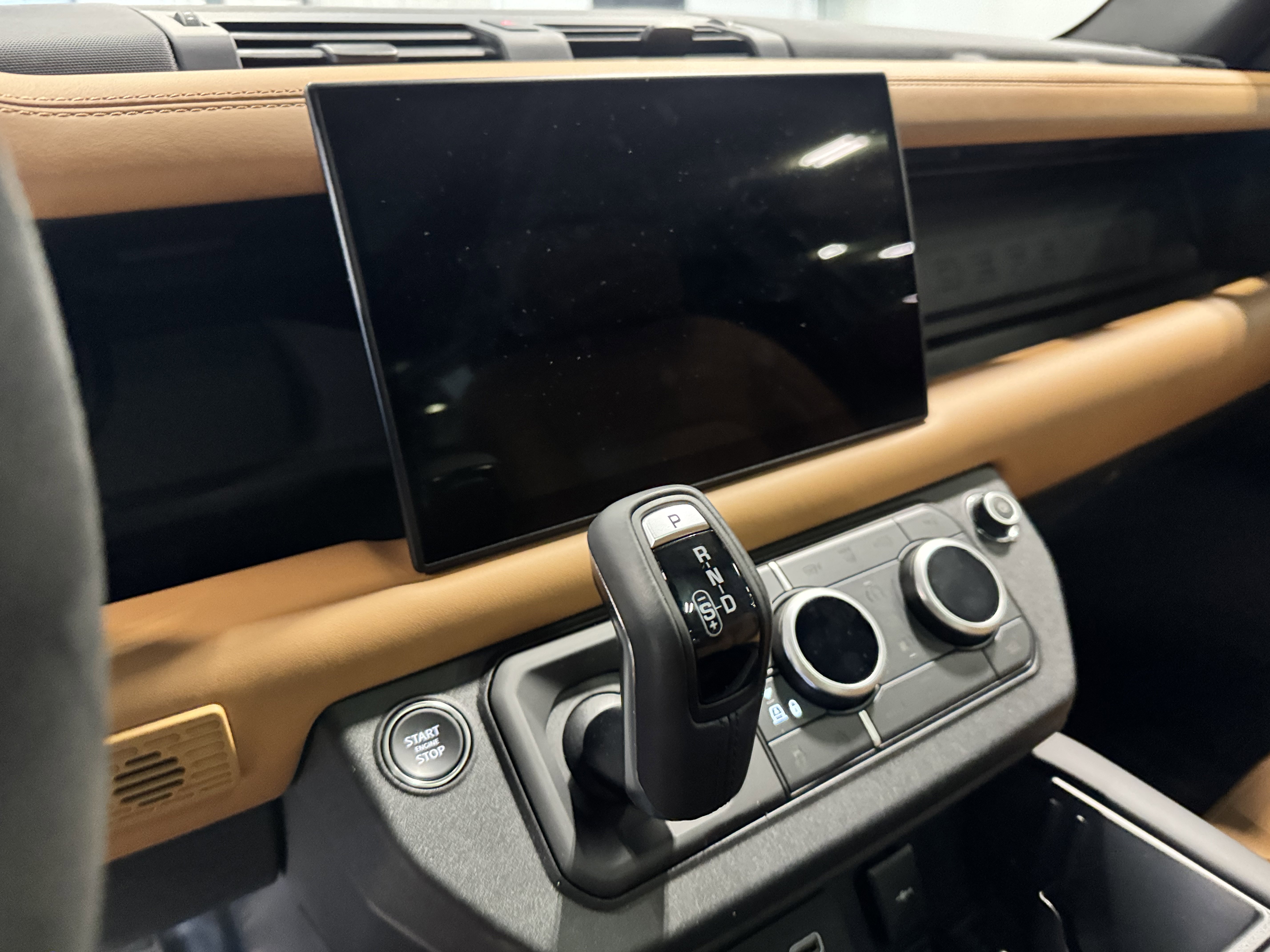 Used 2023 Land Rover Defender 110 Carpathian Edition image 11