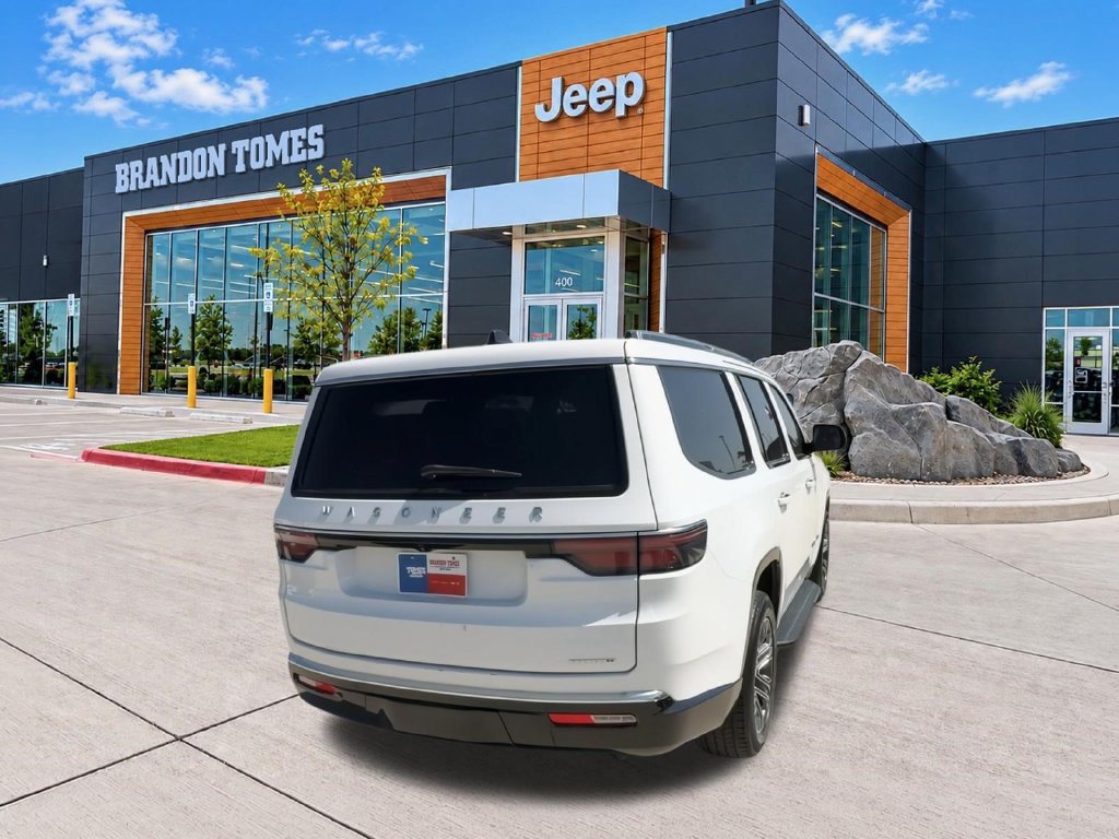 Used 2024 Jeep Wagoneer Series II RWD image 7