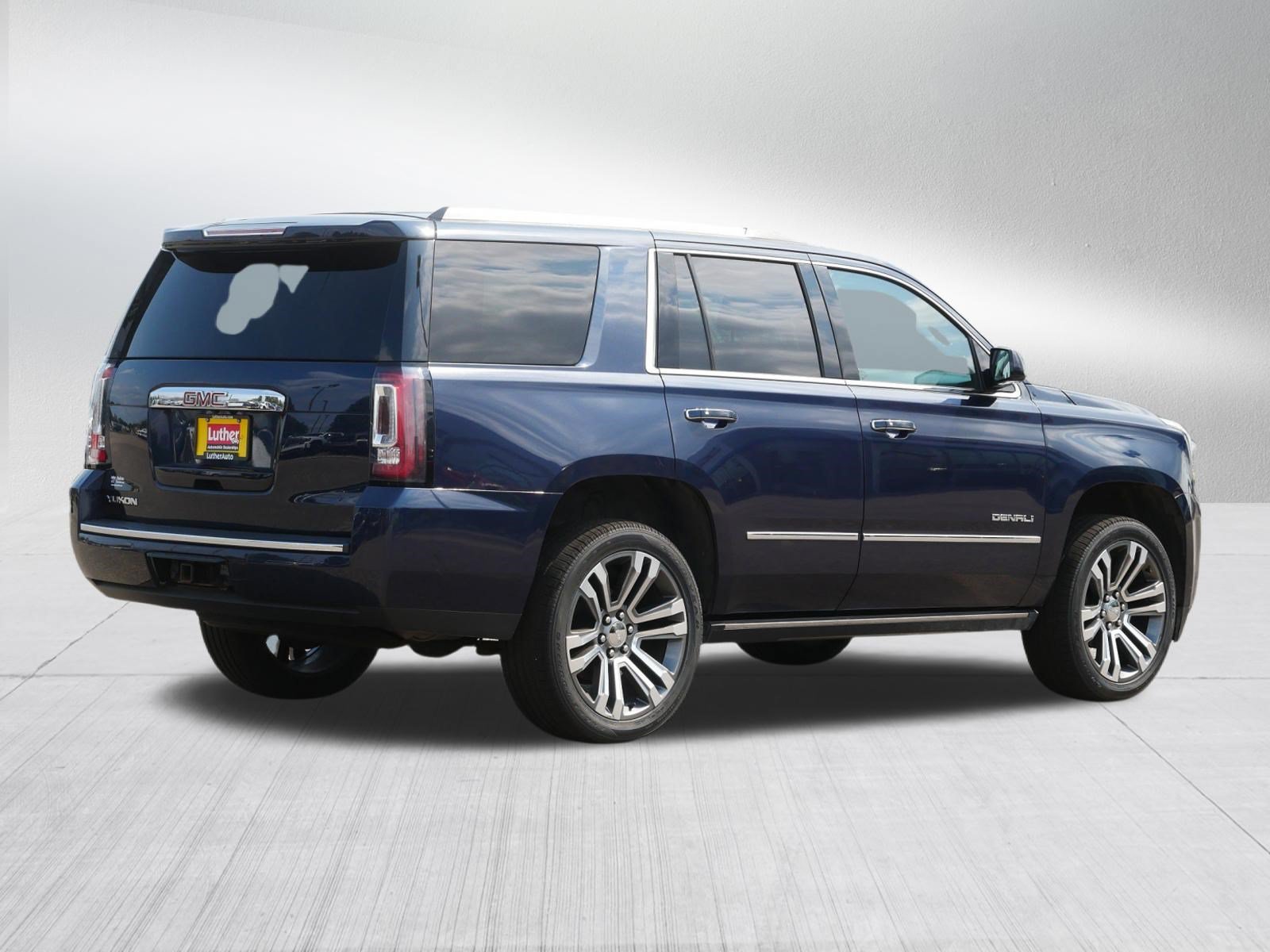 Used 2018 GMC Yukon Denali w/ Denali Ultimate Package AWD/4WD image 7