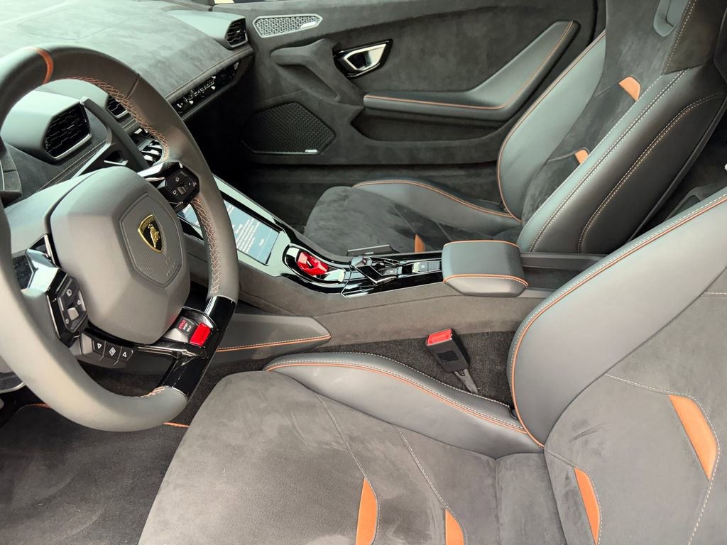 Used 2024 Lamborghini Huracan Sterrato image 9