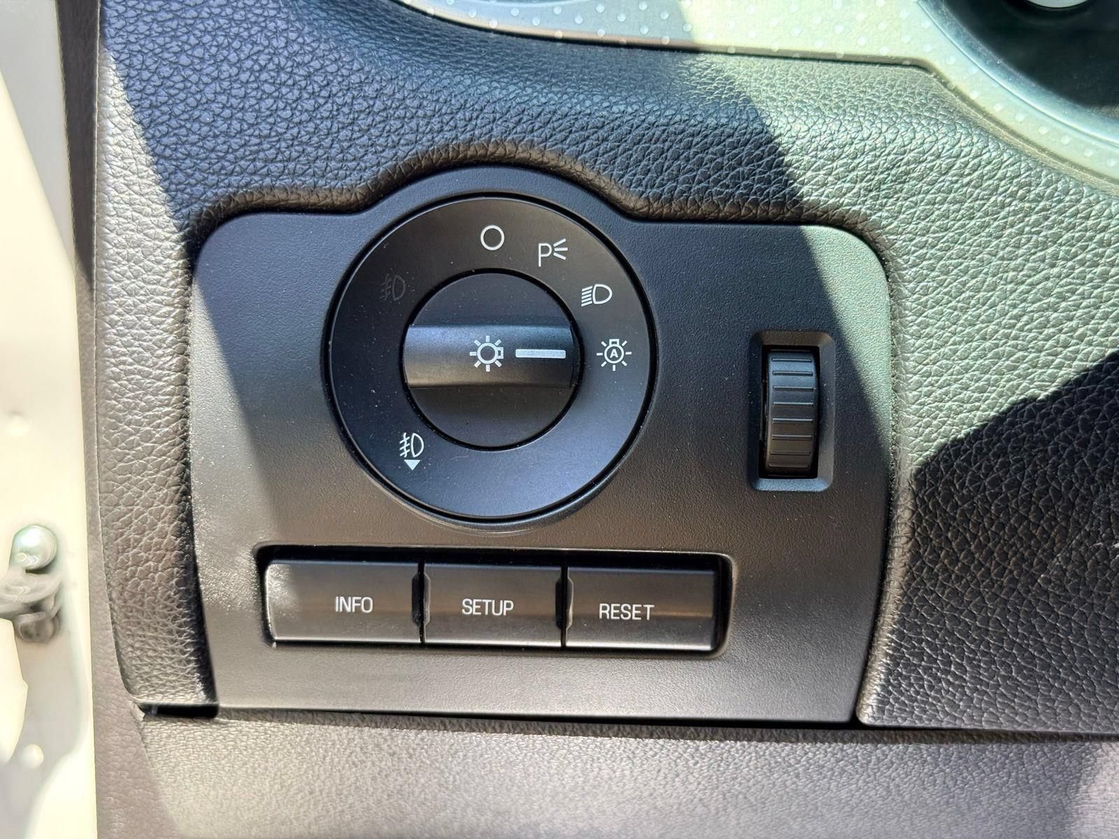 Used 2010 Ford Mustang Shelby GT500 RWD image 33