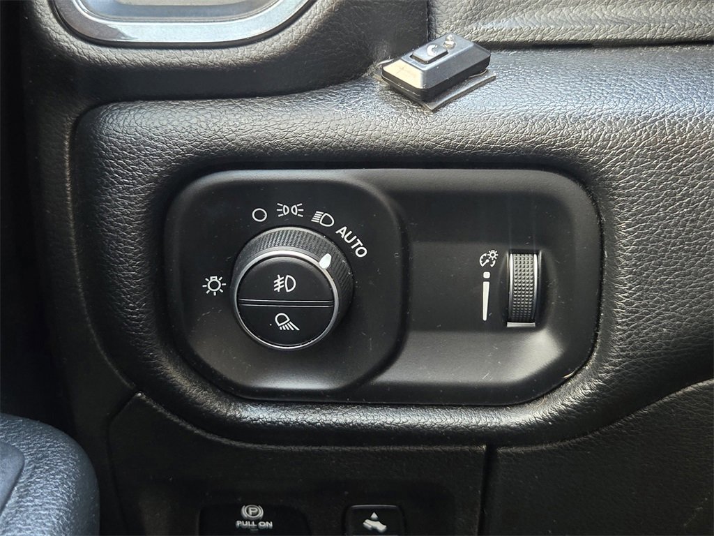 Used 2021 RAM 1500 Big Horn w/ Built-to-serve Edition image 22