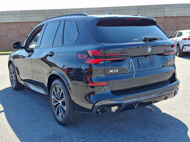 New 2026 BMW X5 xDrive40i w/ M Sport Package image 3