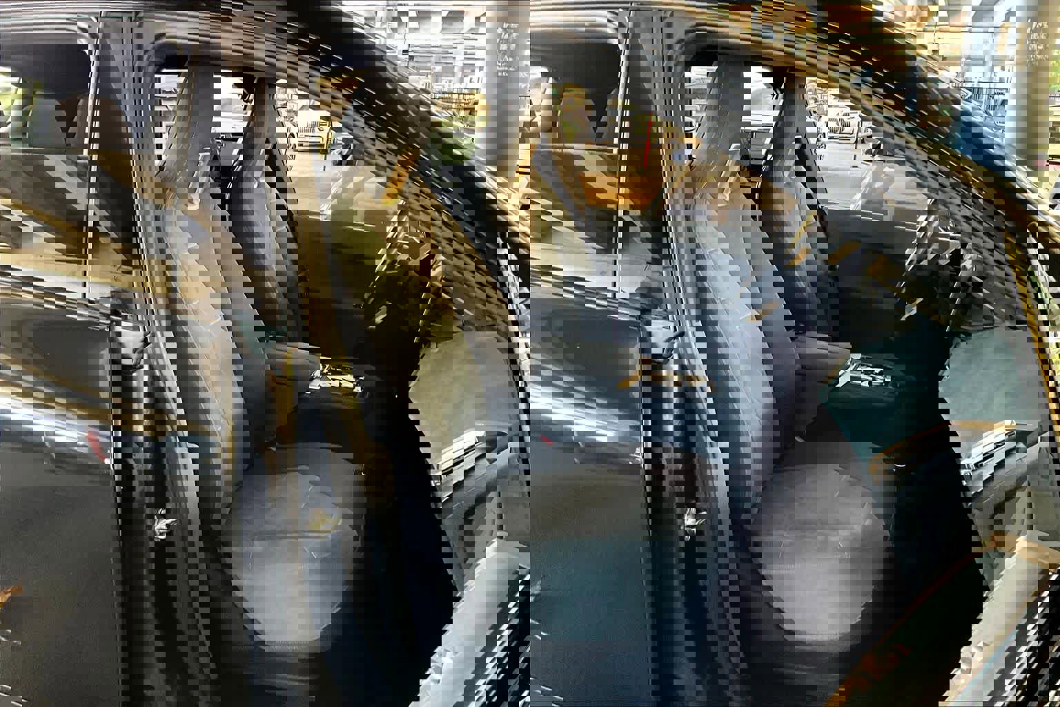 Used 2023 BMW iX xDrive50 w/ Convenience Package image 8