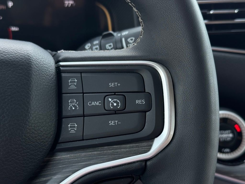 Used 2024 Jeep Wagoneer Series II w/ Flexible Seating Group image 26