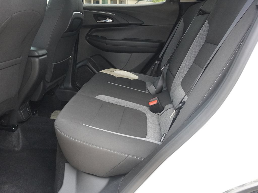 Used 2025 Chevrolet TrailBlazer LT w/ Convenience Package AWD/4WD image 33