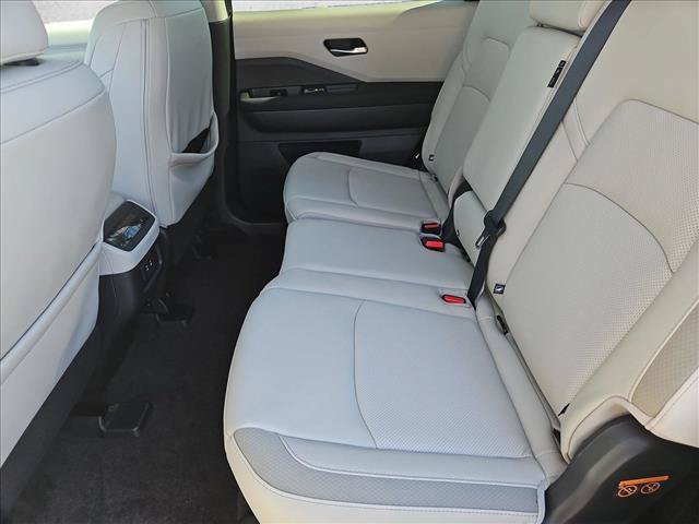 New 2026 Nissan Pathfinder SL FWD image 16