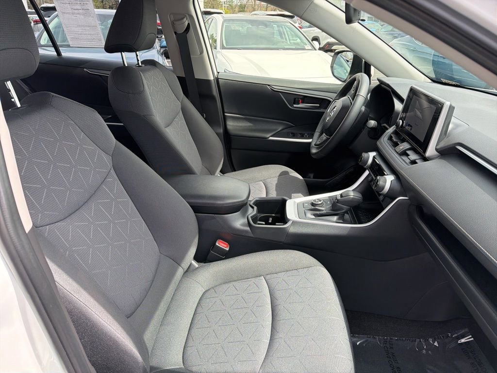 Used 2025 Toyota RAV4 XLE w/ Convenience Package AWD/4WD image 10