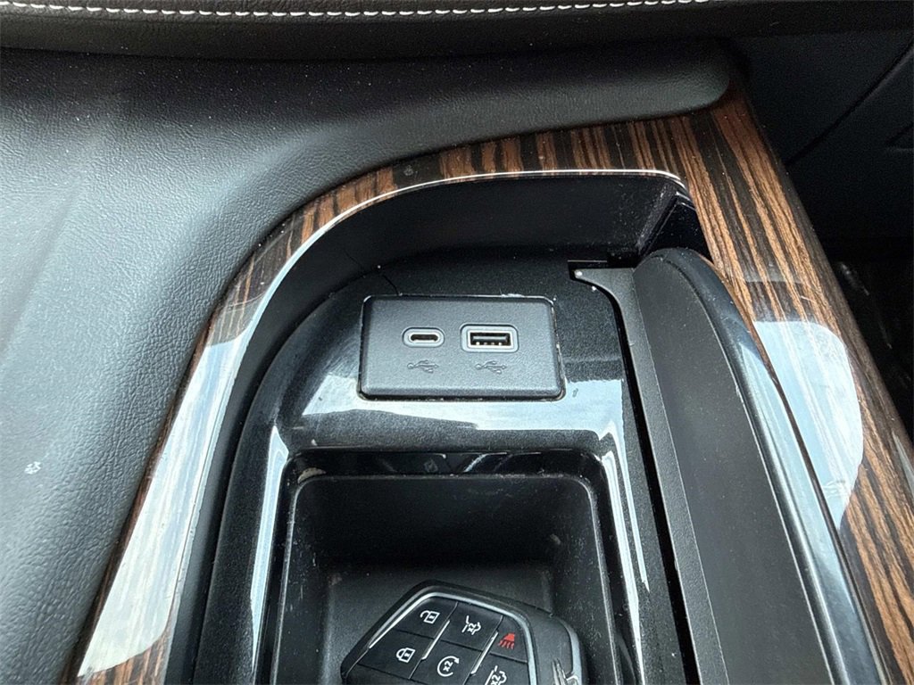 Used 2023 Cadillac Escalade Premium Luxury image 21