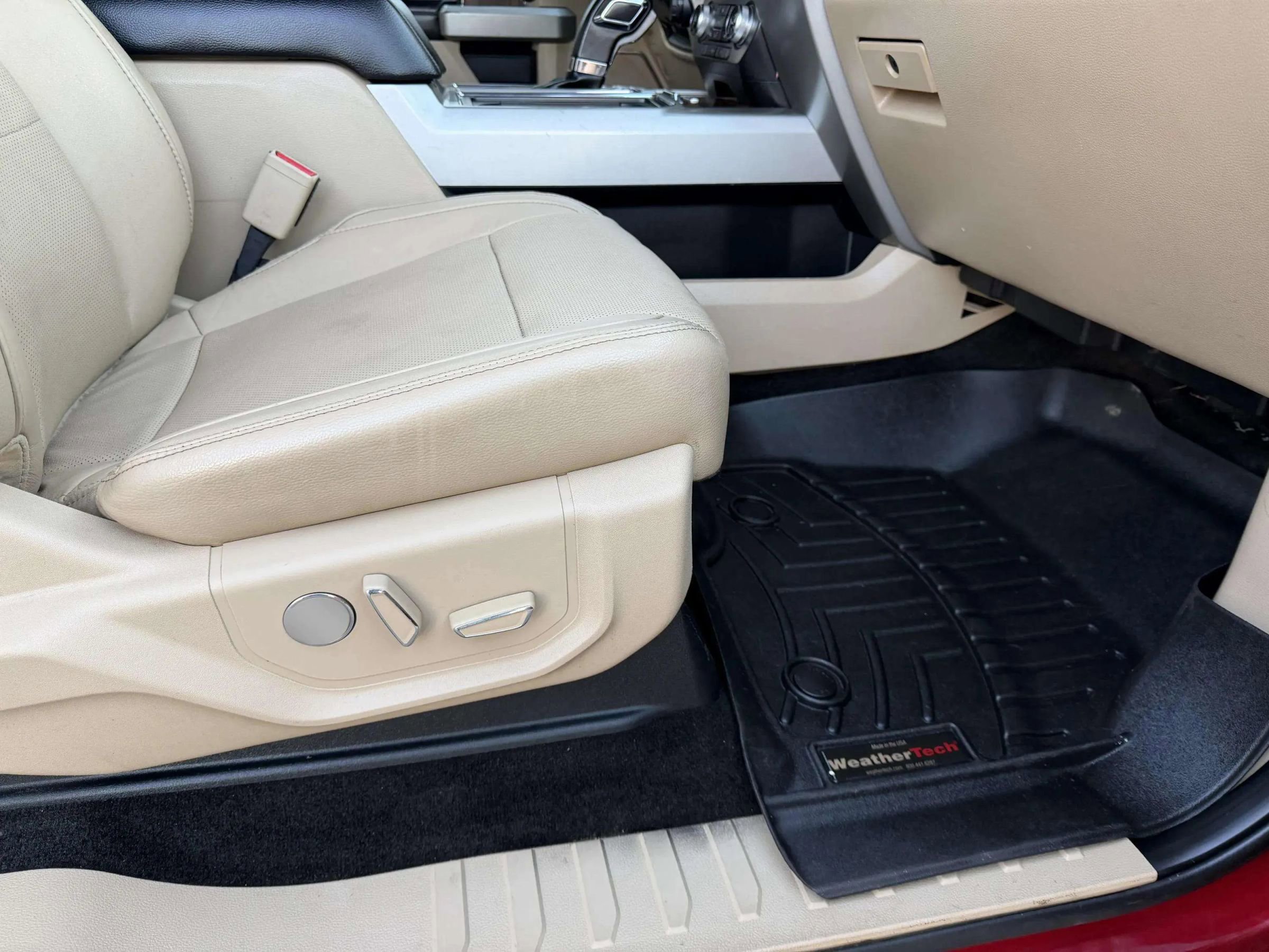 Used 2017 Ford F150 Lariat w/ Equipment Group 502A Luxury image 18