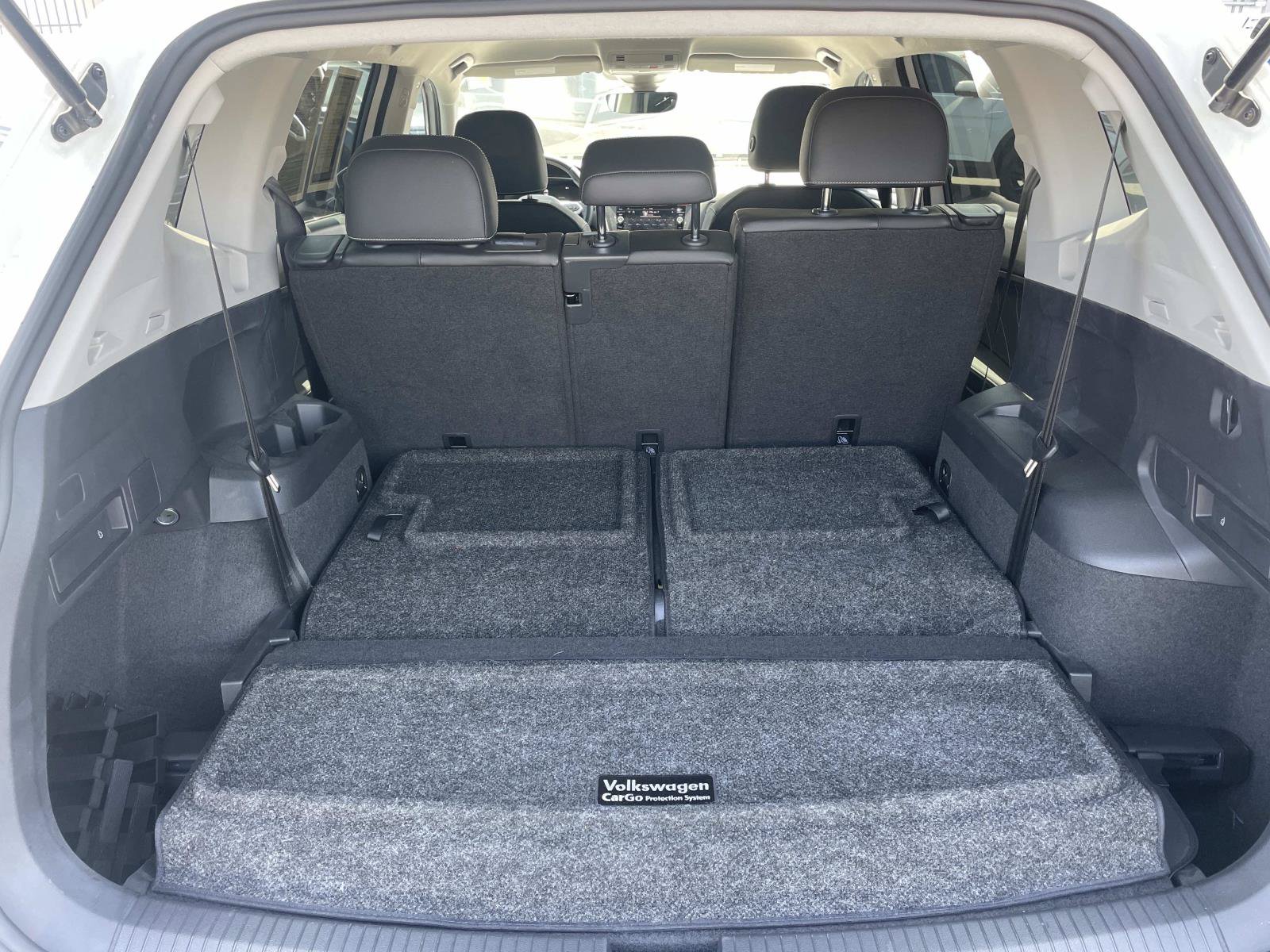 Certified 2023 Volkswagen Tiguan SE FWD image 5