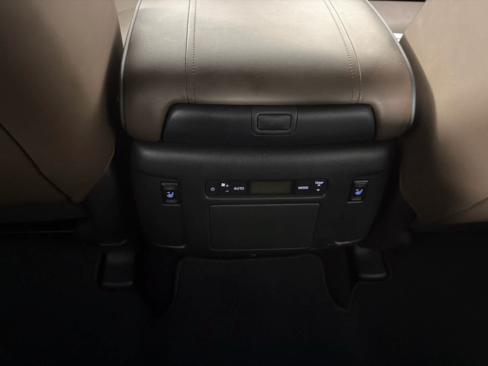 Certified 2024 Nissan Armada Platinum w/ Captain's Chairs Package RWD image 22