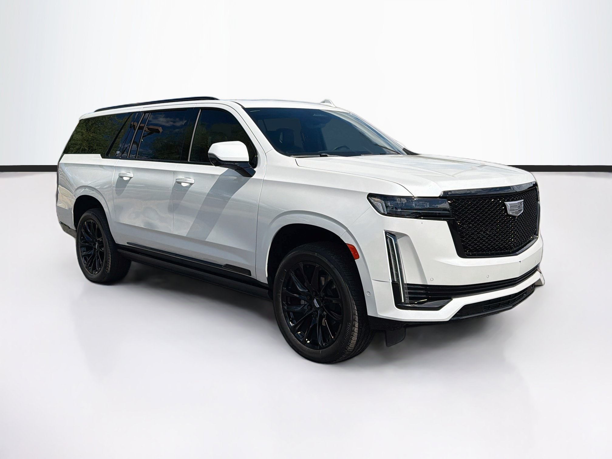 Used 2022 Cadillac Escalade ESV Sport Platinum w/ Heavy-Duty Trailer Package AWD/4WD image 3