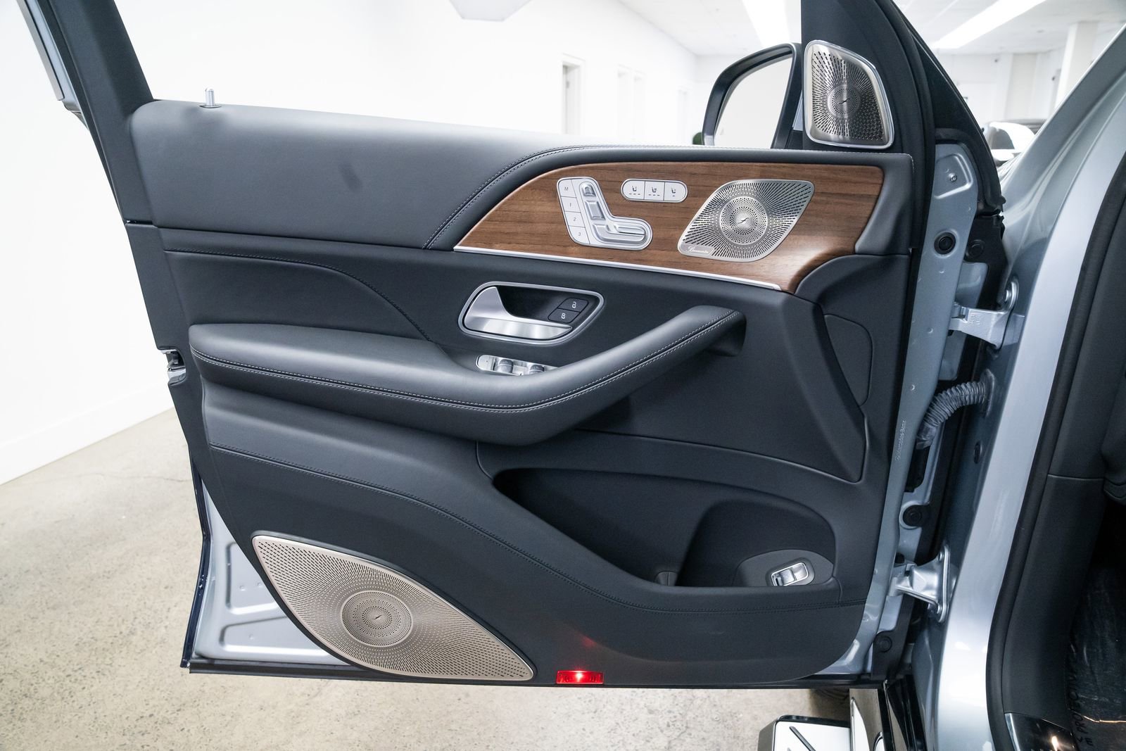 Used 2022 Mercedes-Benz Maybach GLS 600 4MATIC image 19