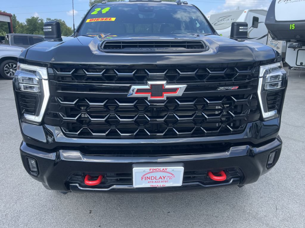 Used 2024 Chevrolet Silverado 2500 ZR2 w/ Technology Package image 5