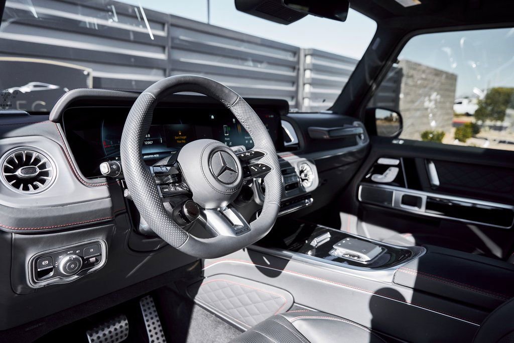 Used 2025 Mercedes-Benz G 63 AMG 4MATIC image 2