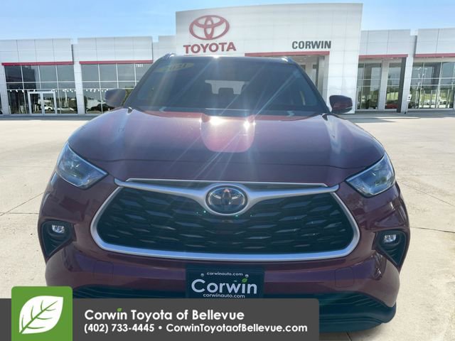 Used 2021 Toyota Highlander XLE w/ Protection Package #3 (TMS) AWD/4WD image 8
