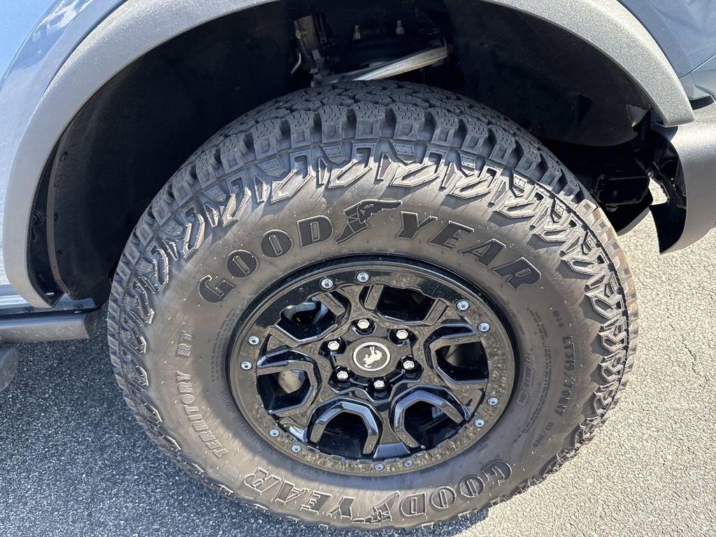 Used 2025 Ford Bronco Badlands image 13