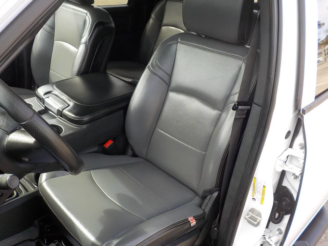 Used 2022 RAM 2500 Tradesman w/ Chrome Appearance Group image 13