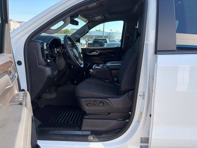 Used 2024 Chevrolet Silverado 1500 LT AWD/4WD image 9