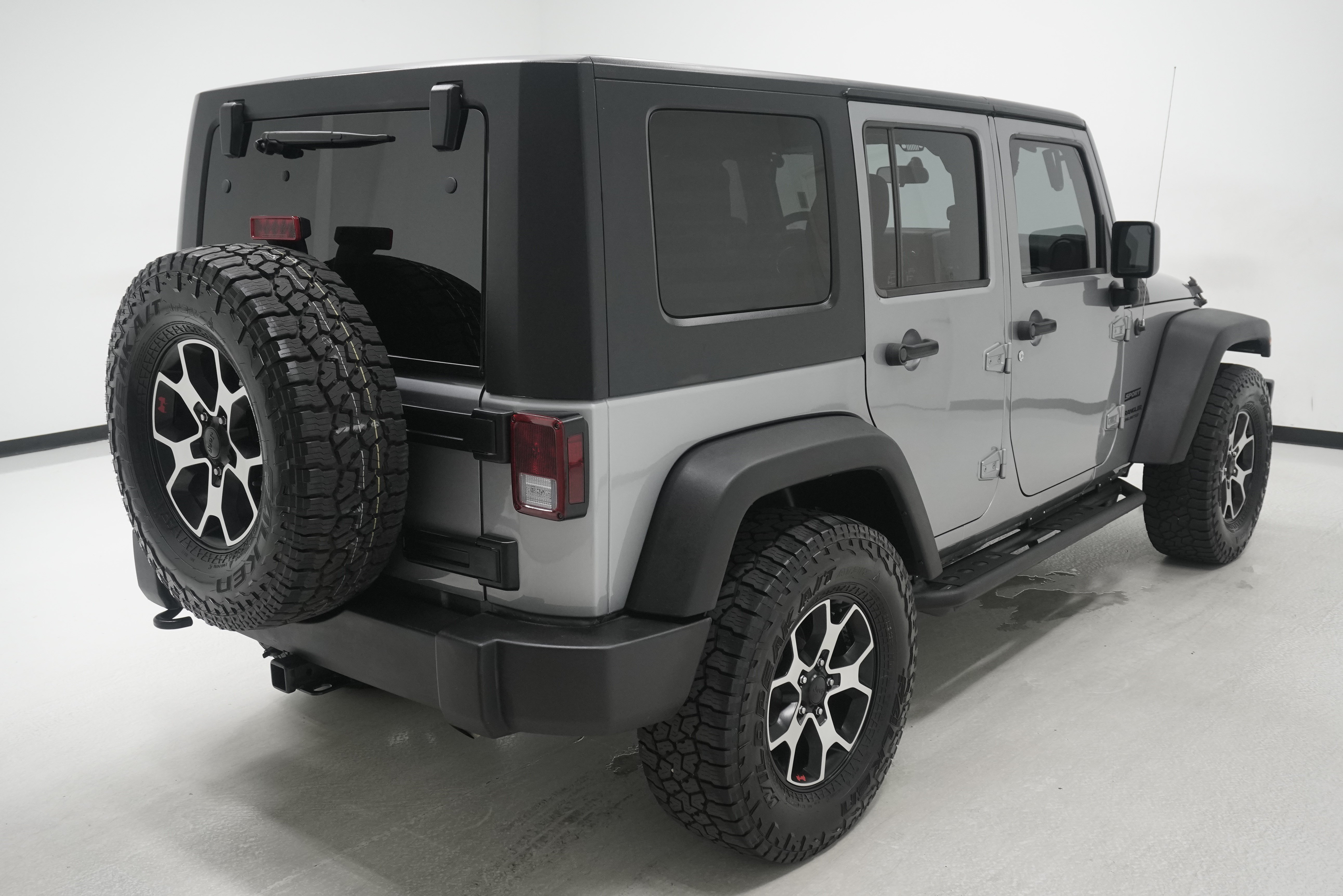 Used 2016 Jeep Wrangler Unlimited Sport AWD/4WD image 4