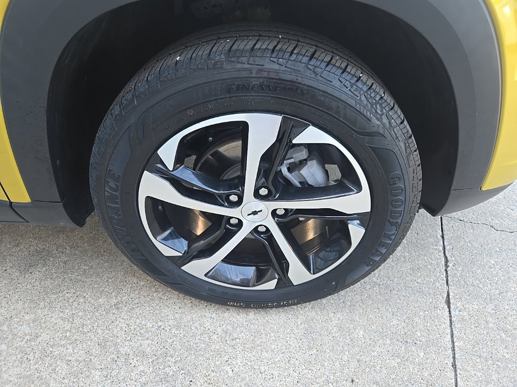 Used 2024 Chevrolet Trax RS w/ Driver Confidence Package FWD image 35