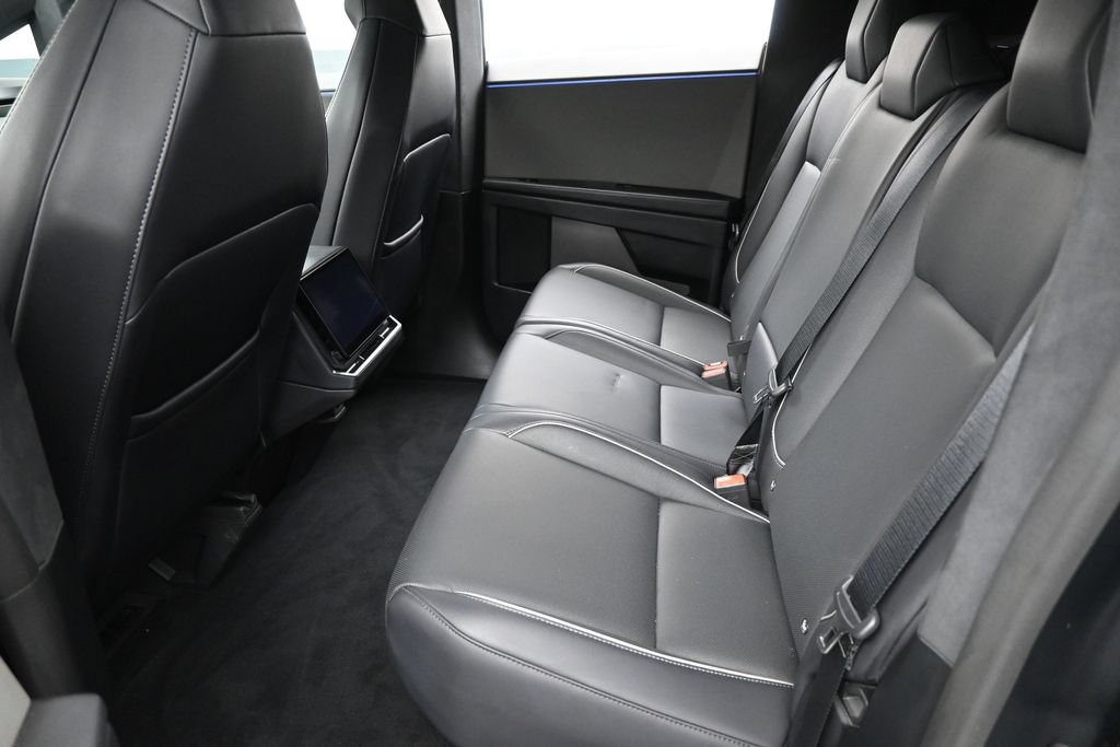 Used 2024 Tesla Cybertruck AWD Crew Cab image 28