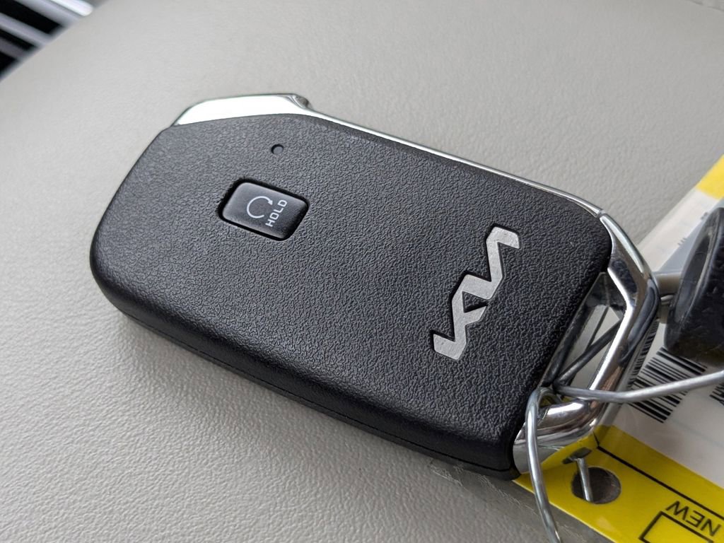 Used 2023 Kia Sorento SX image 32