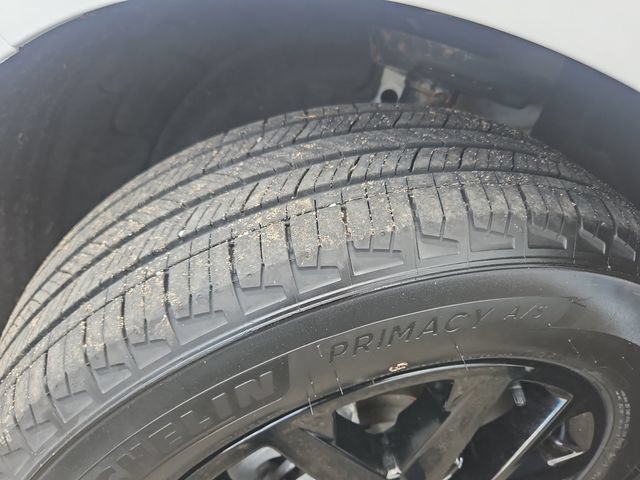 Used 2024 Chevrolet Equinox LT FWD image 27